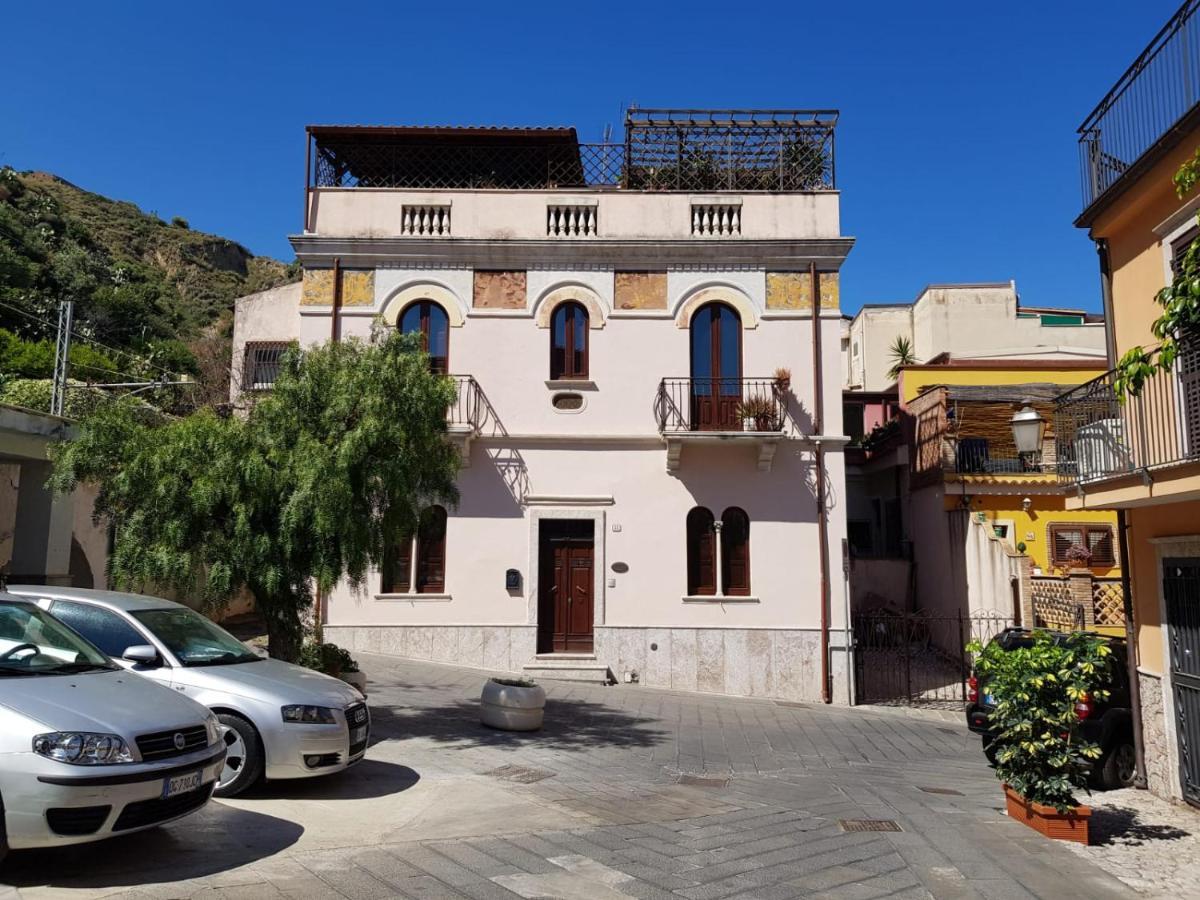 Appartamenti via Lombardo Giardini Naxos Esterno foto